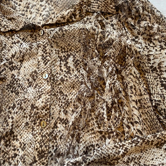 Chicos Womens Long Sleeve Blouse (12) elastic around wrist animal print sheer - Picture 5 of 9